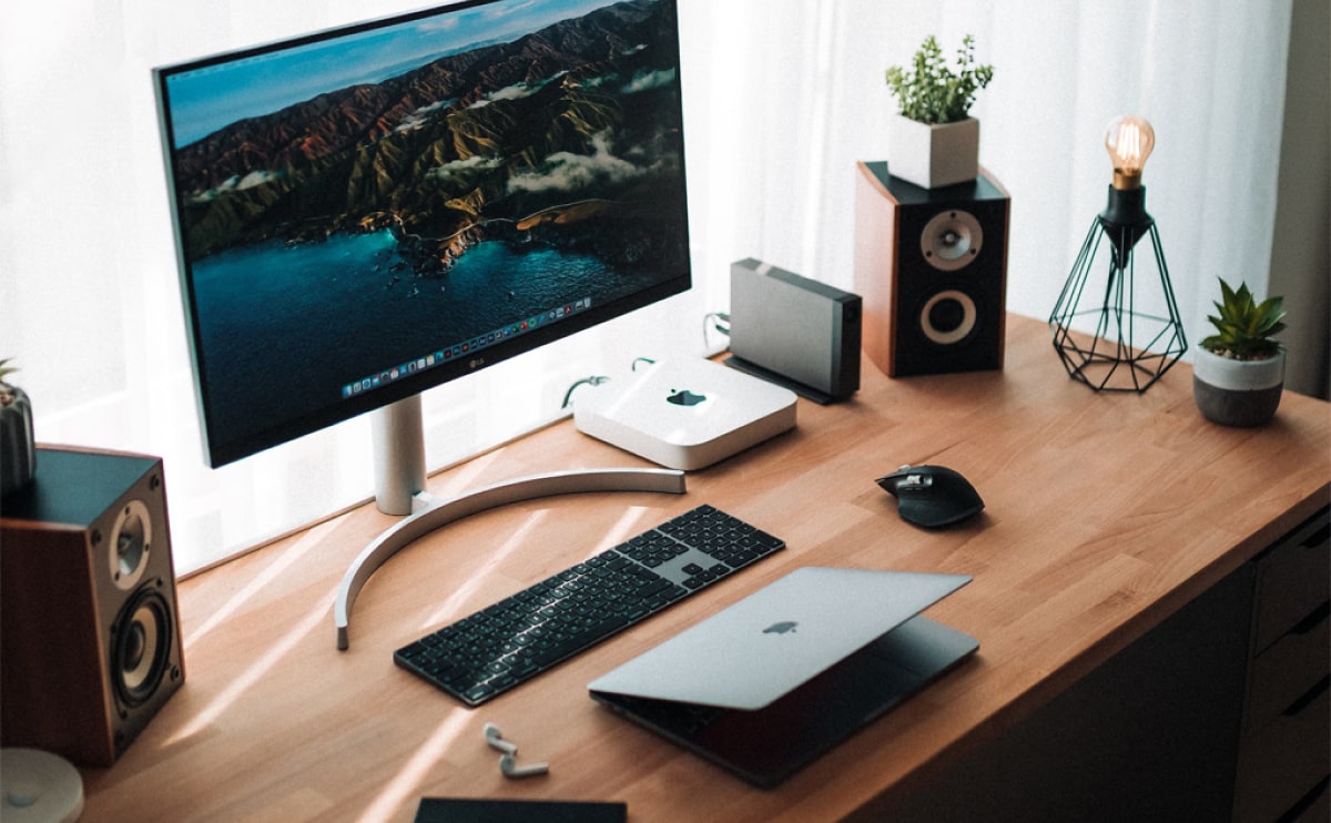 3-minimalist-desk-setups-entry-header-opt